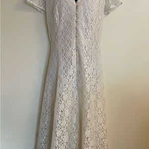 Elegant White 1980s Lace Dress